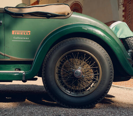 Crédits : Pirelli - Seivan Daupi for Carvintage BD