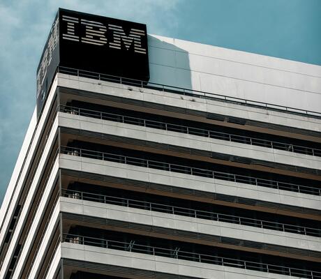 crédit Photo de Mariano Di Luch: https://www.pexels.com/fr-fr/photo/batiment-ibm-dans-le-gratte-ciel-de-buenos-aires-28792025/