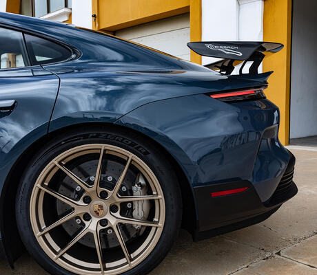 Crédits : Pirelli - Porsche