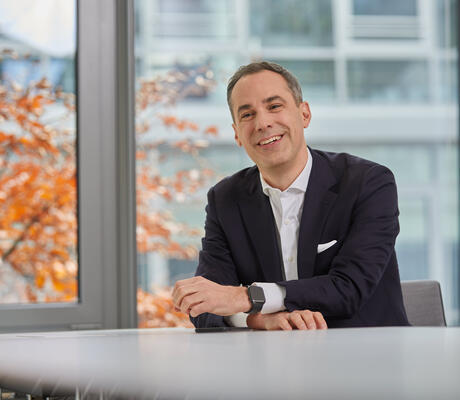Cedrik Neike, président-directeur général de Digital Industries et membre du conseil d’administration de Siemens AG (Crédit photo : Siemens AG)